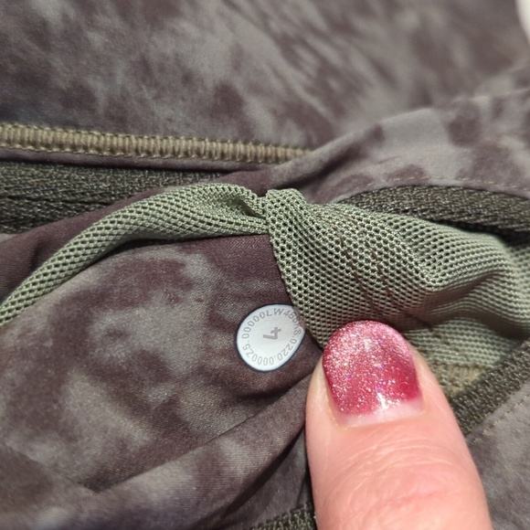 Lululemon Mist Over Windbreaker Summer Shade Medium Olive Dark Olive size 4 - Picture 7 of 15